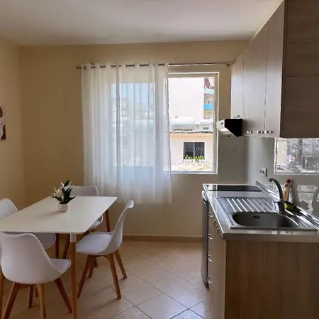Sea & Gardenview Apartman *